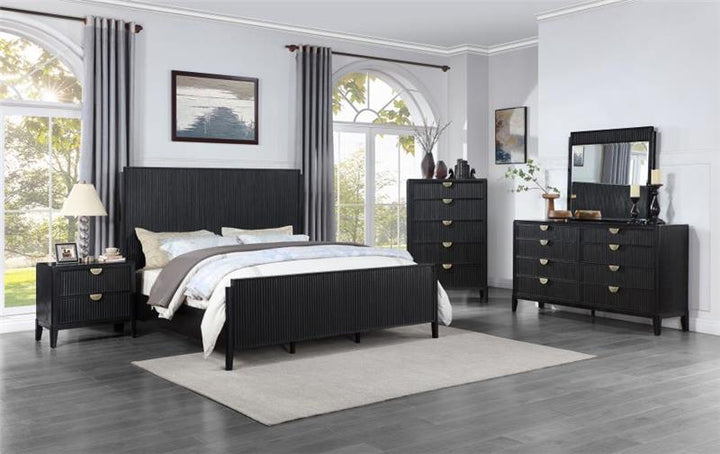 QUEEN BED (224711Q)