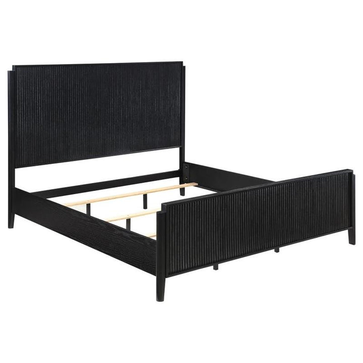 QUEEN BED (224711Q)