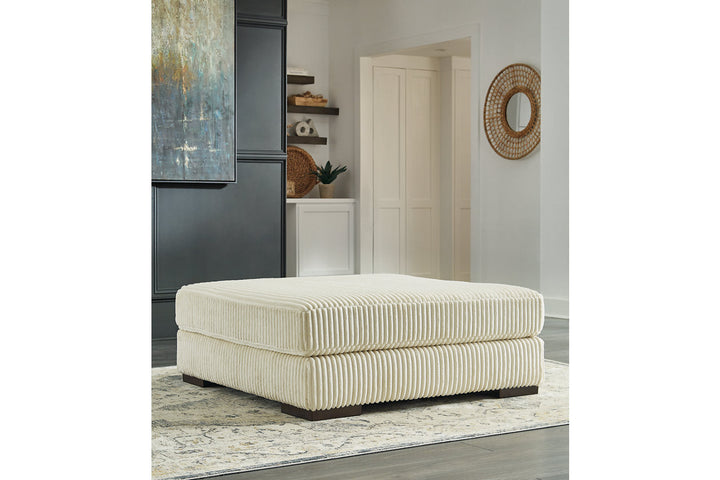 Lindyn Oversized Accent Ottoman (2110408)