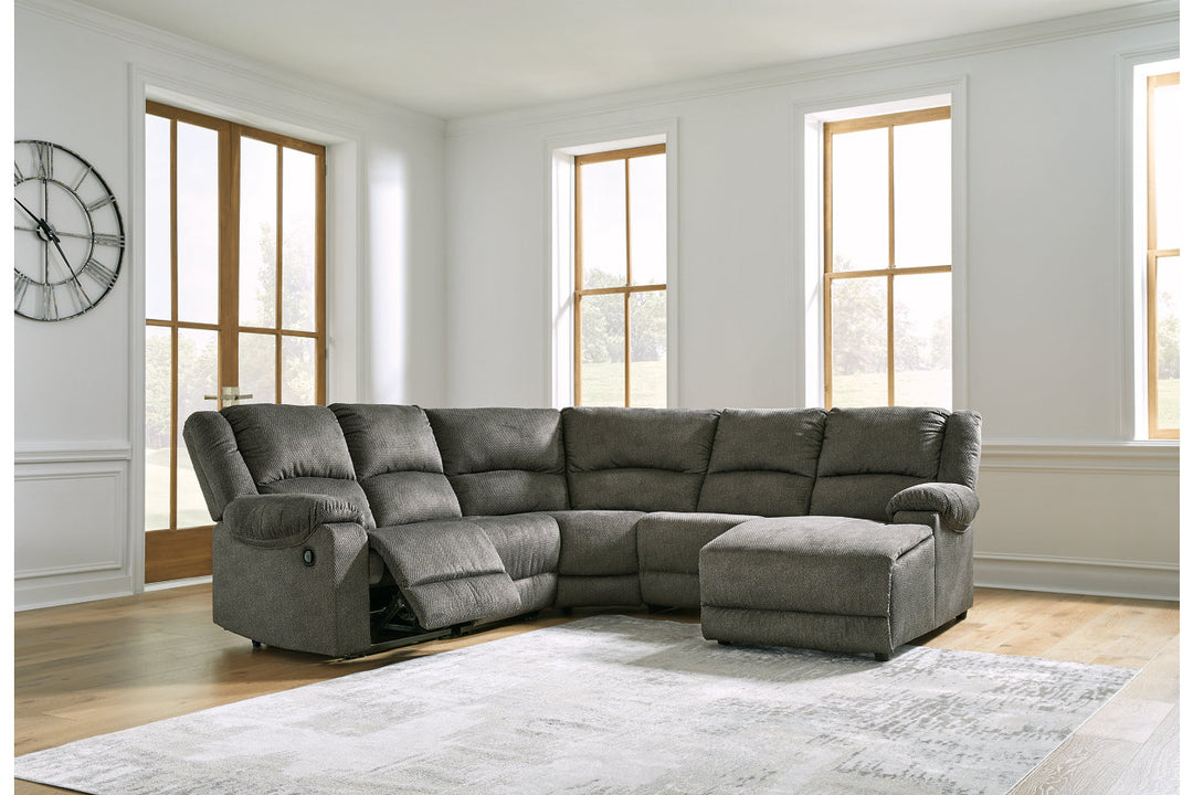 Benlocke 5-Piece Reclining Sectional with Chaise (30402S16)