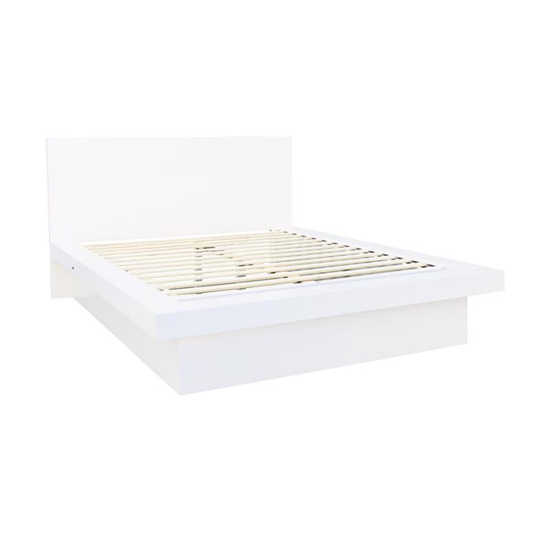 Jessica California King Platform Bed with Rail Seating White (202990KW)