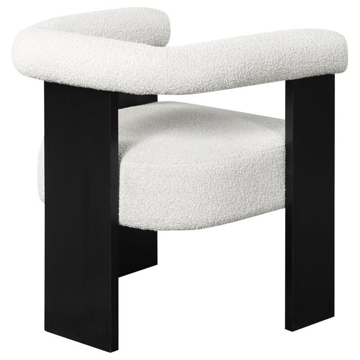 ACCENT CHAIR (903147)