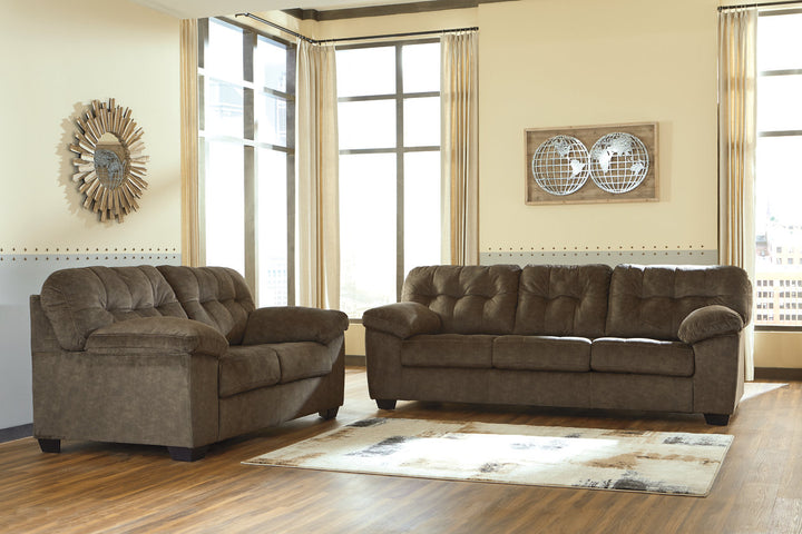 Accrington Loveseat (7050835)