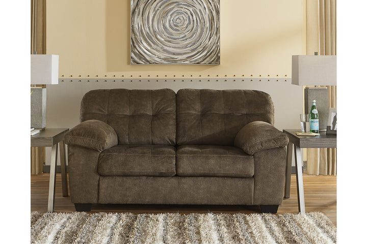 Accrington Loveseat (7050835)