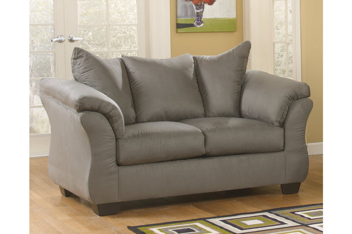 Darcy Loveseat (7500535)