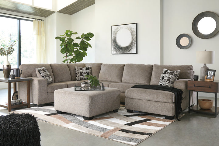 Ballinasloe 3-Piece Sectional with Chaise (80702S2)