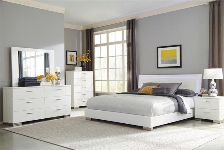 Felicity 5-piece Eastern King Bedroom Set with LED Headboard Glossy White (203500KE-S5)