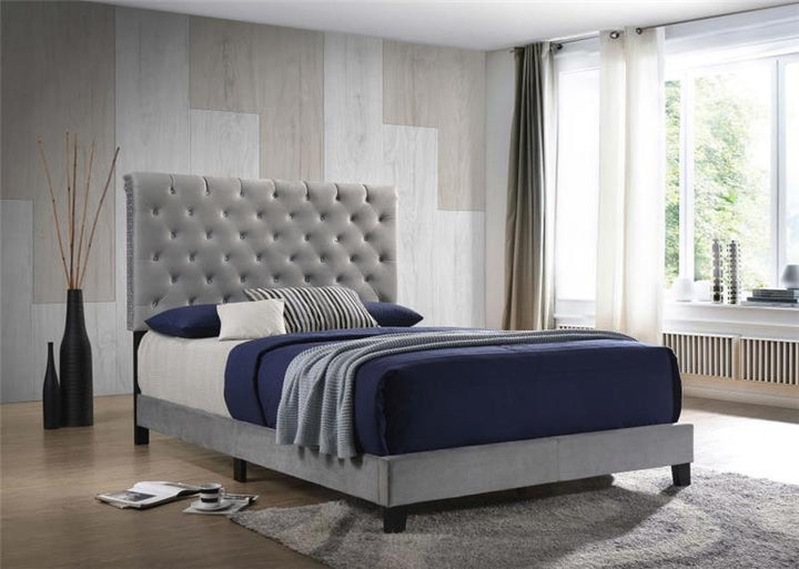 Warner Queen Upholstered Bed Grey (310042Q)