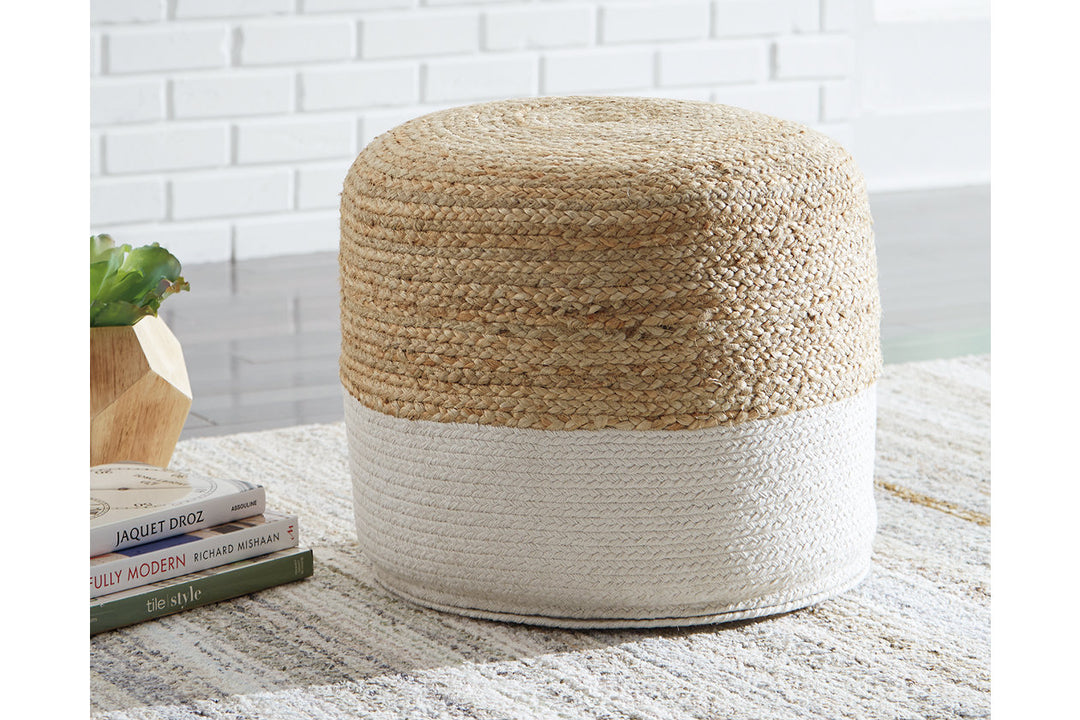 Sweed Valley Pouf (A1000420)