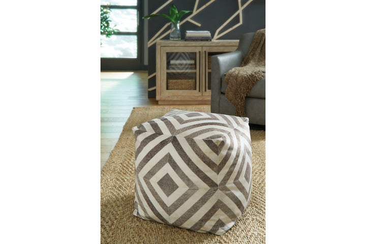 Hartselle Pouf (A1000982)