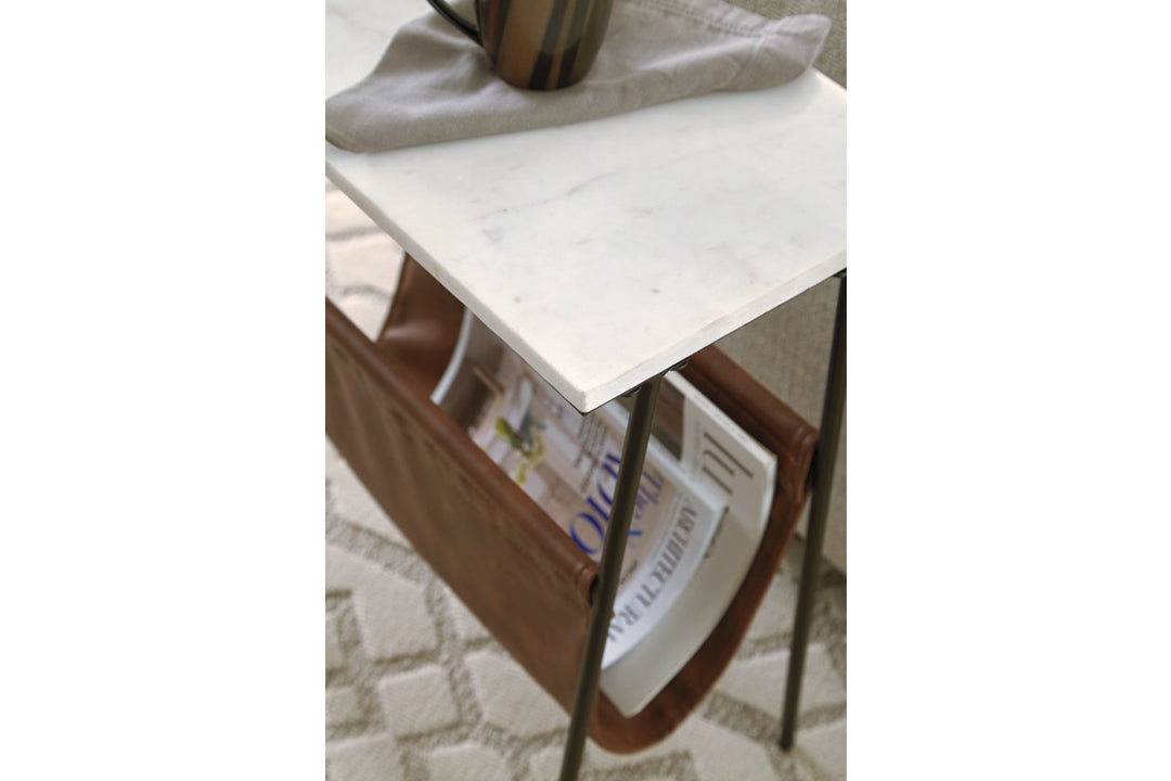 Etanbury Accent Table (A4000254)