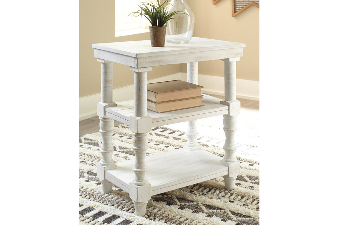 Dannerville Accent Table (A4000276)