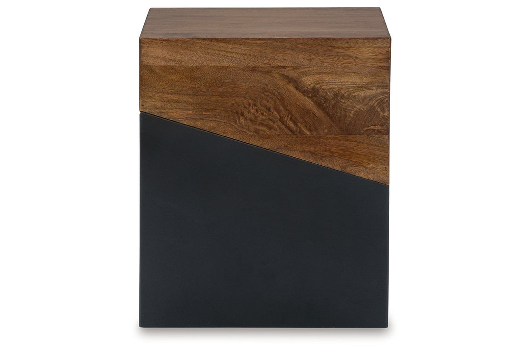 Trailbend Accent Table (A4000311)