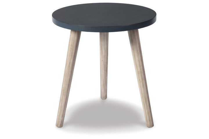 Fullersen Accent Table (A4000345)