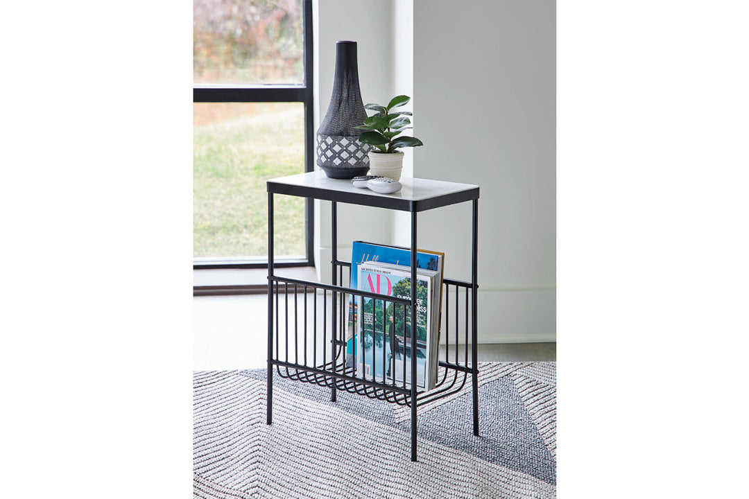 Issiamere Accent Table (A4000543)