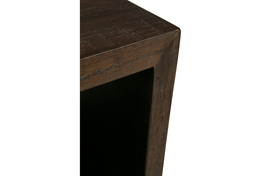 Hensington End Table (A4000555)