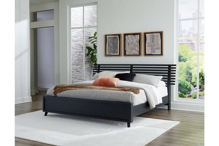 Danziar King Slat Panel Bed (B1013B9)