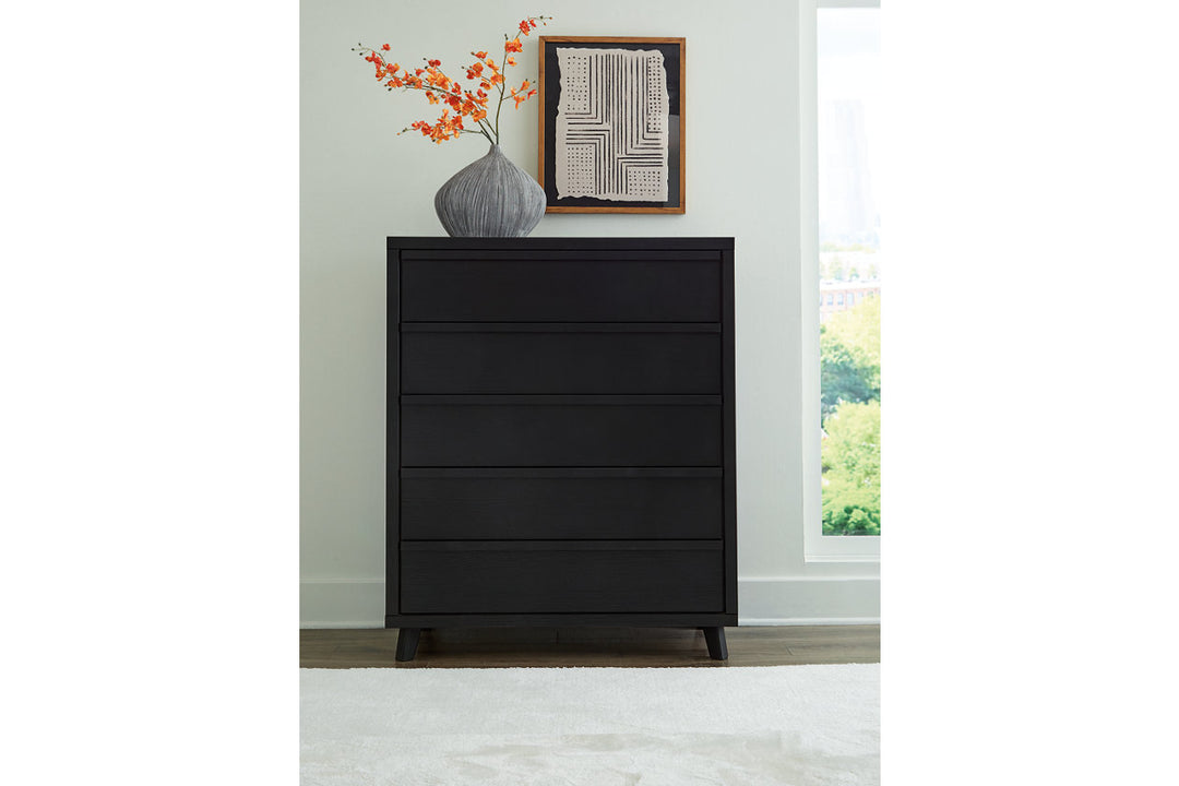 Danziar Wide Chest of Drawers (B1013-345)