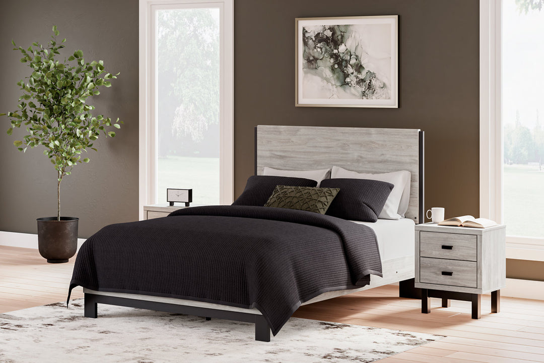 Vessalli Queen Panel Bed (B1036B2)