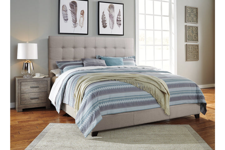 Dolante King Upholstered Bed (B130-582)