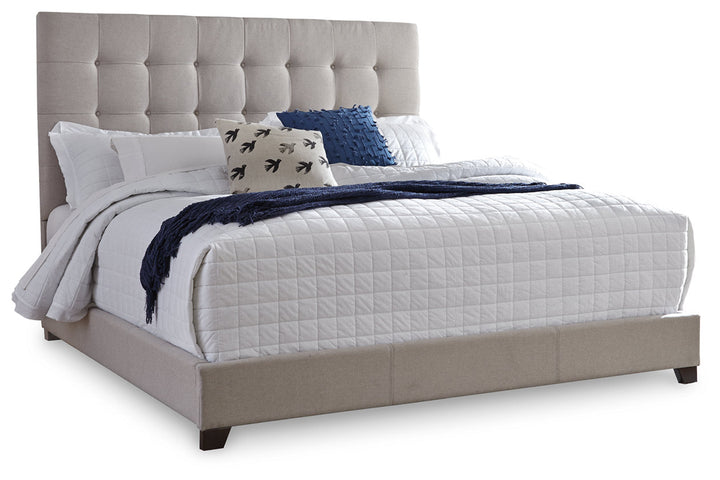 Dolante King Upholstered Bed (B130-582)