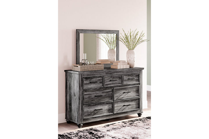 Thyven Dresser and Mirror (B2472B1)