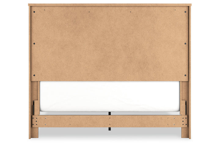 Nanforth Queen Panel Bed (B3670B2)