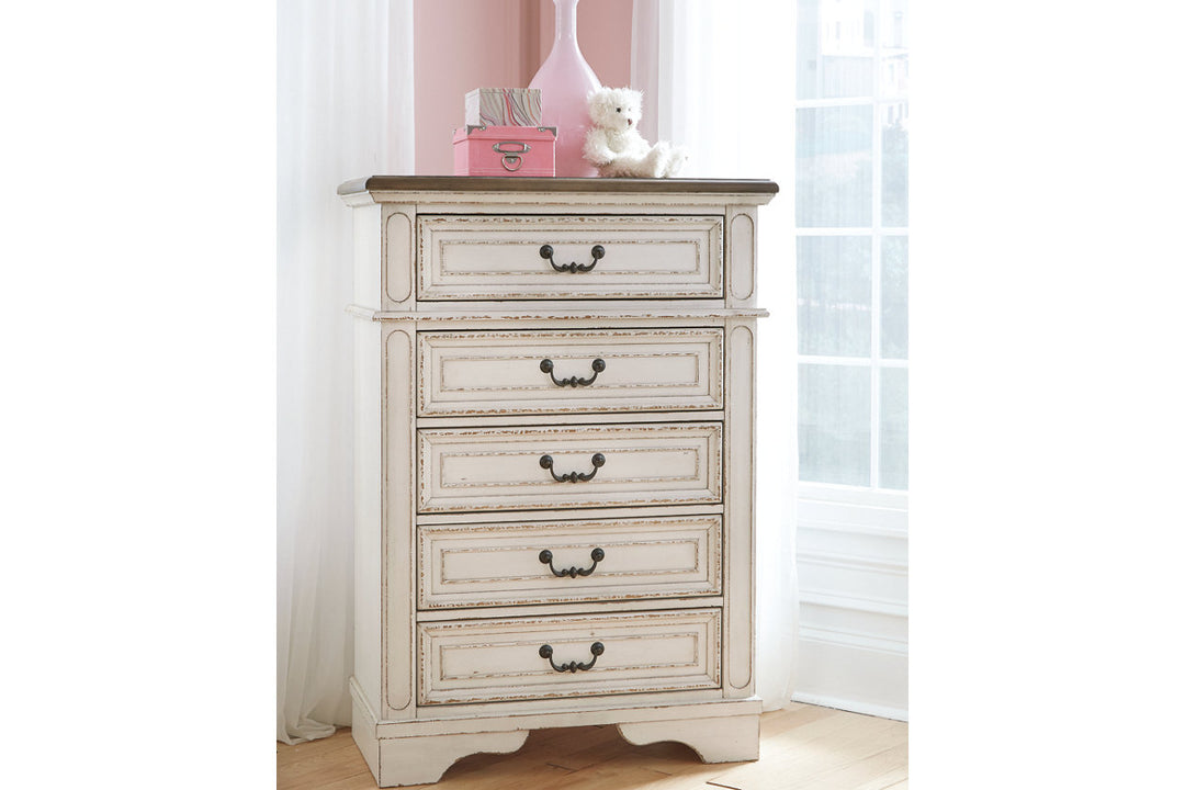 Realyn Chest of Drawers (B743-45)