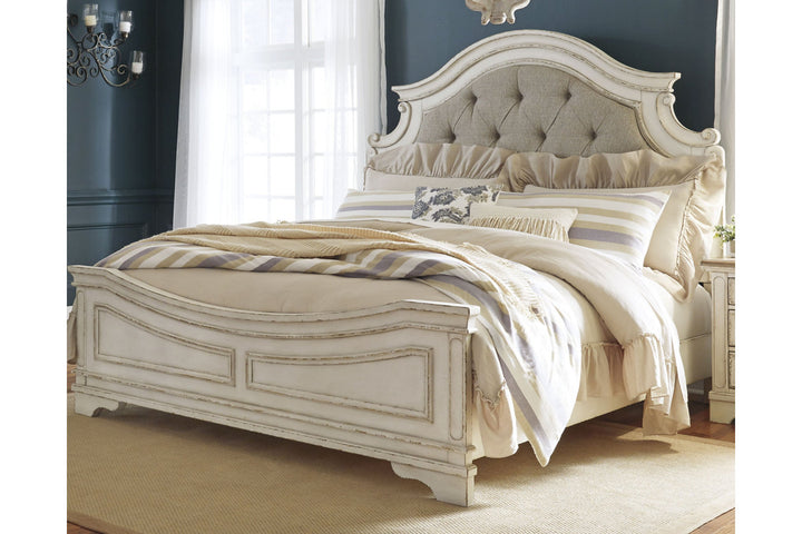 Realyn King Upholstered Panel Bed (B743B6)