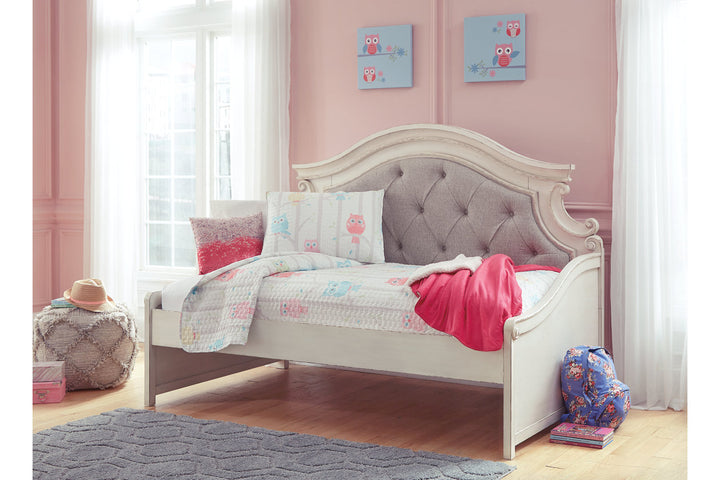 Realyn Twin Day Bed (B743-80)