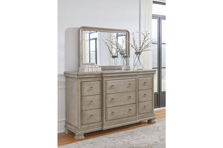 Lexorne Dresser and Mirror (B924B1)