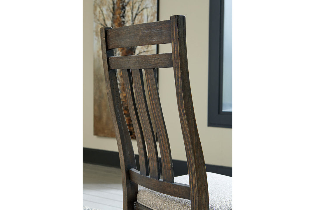 Wyndahl Dining Chair (Set of 2) (D813-01X2)