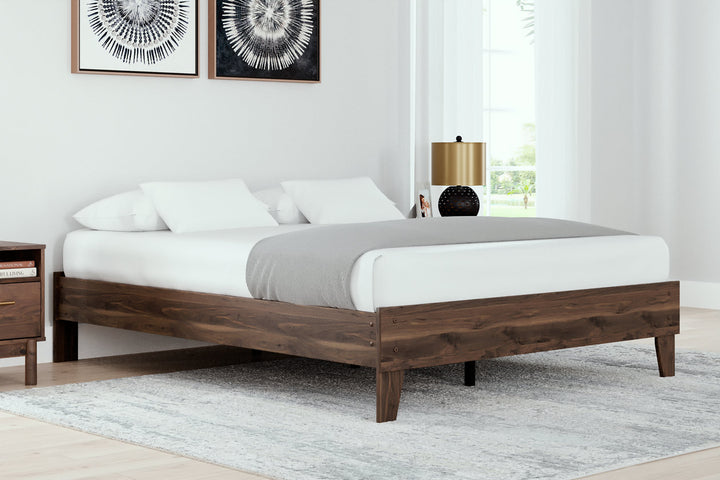 Calverson Queen Platform Bed (EB3660-113)