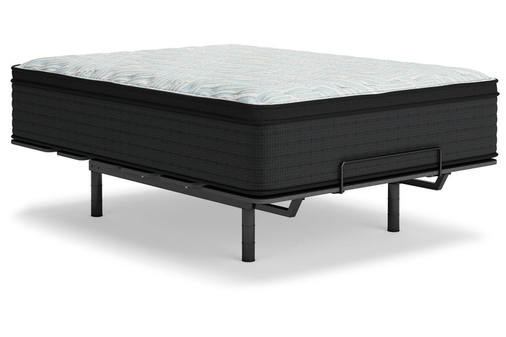 Palisades ET Queen Mattress (M41731)