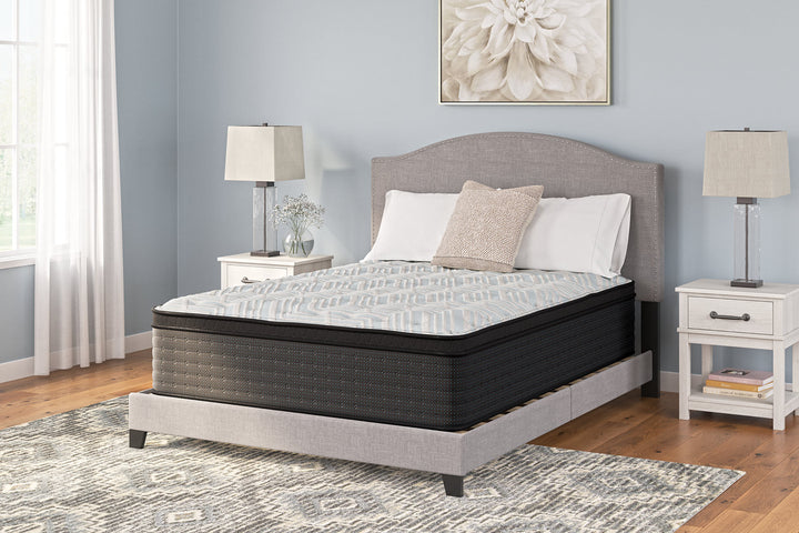 Palisades ET Queen Mattress (M41731)