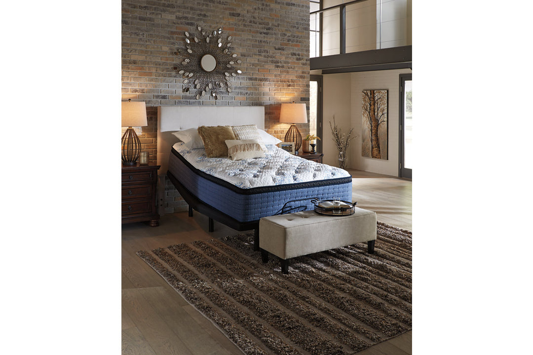 Mt Dana Euro Top California King Mattress (M62351)