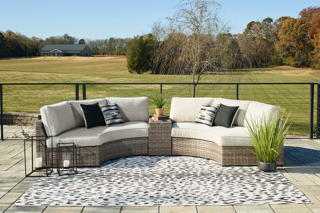 Calworth 3-Piece Outdoor Sectional (P458P8)