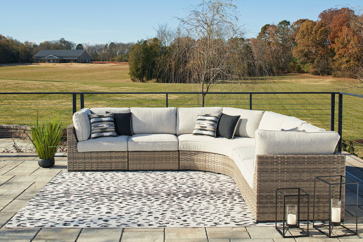 Calworth 5-Piece Outdoor Sectional (P458P11)