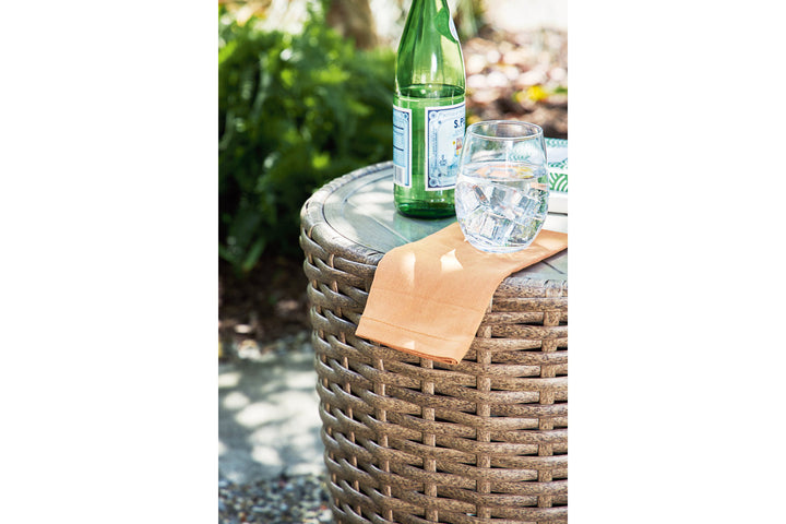 Sandy Bloom Outdoor End Table (P507-706)