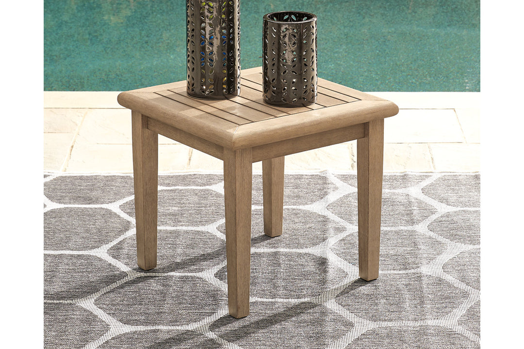 Gerianne End Table (P805-702)