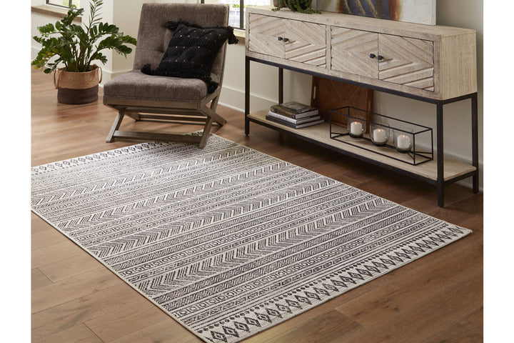 Brinoy 5'3" x 7'7" Rug (R405032)