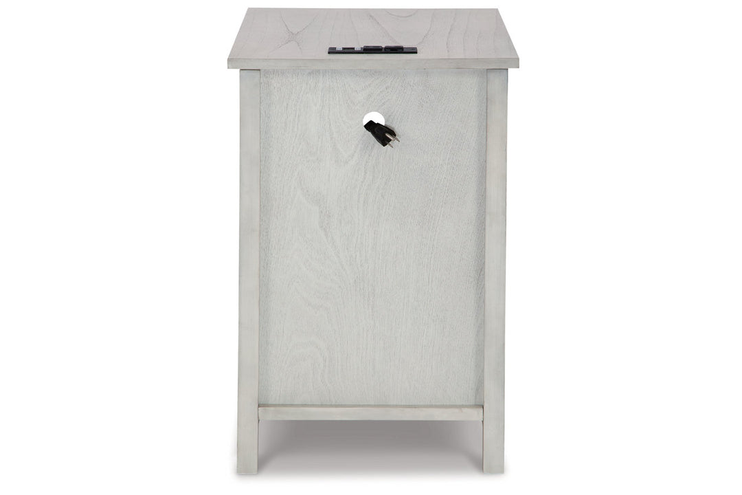 Treytown Chairside End Table (T300-517)