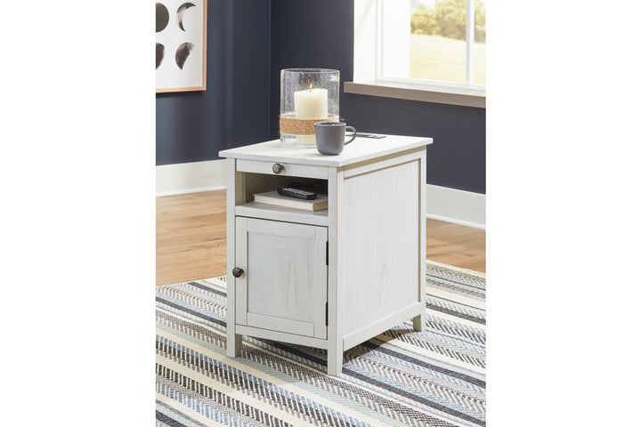 Treytown Chairside End Table (T300-517)