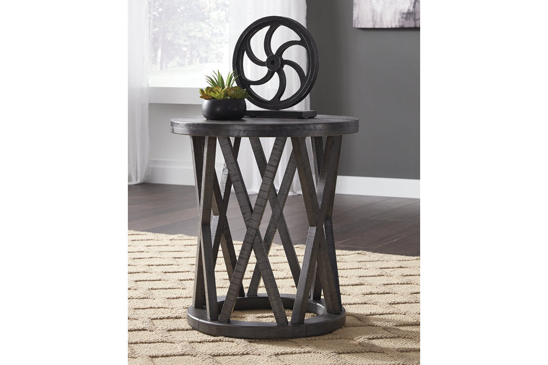 Sharzane End Table (T711-6)