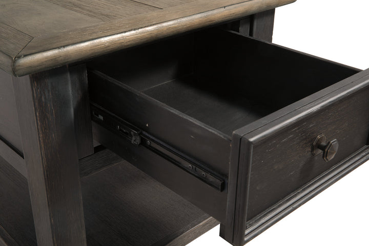 Tyler Creek End Table (T736-3)