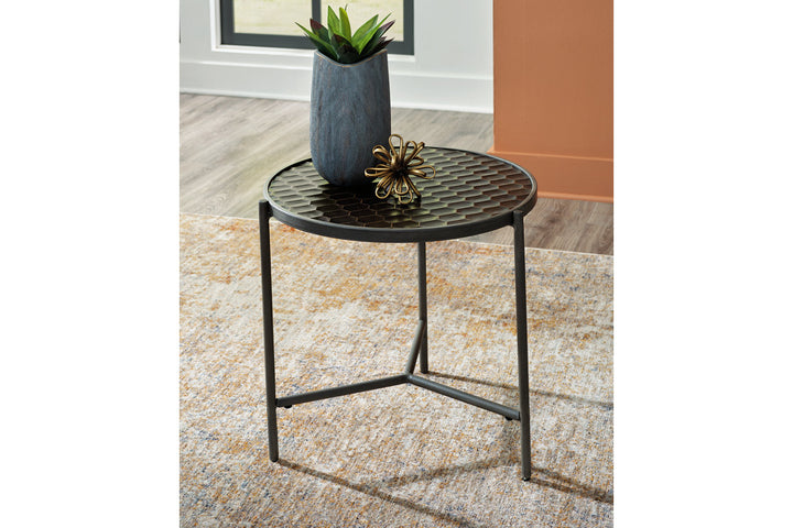 Doraley End Table (T793-7)