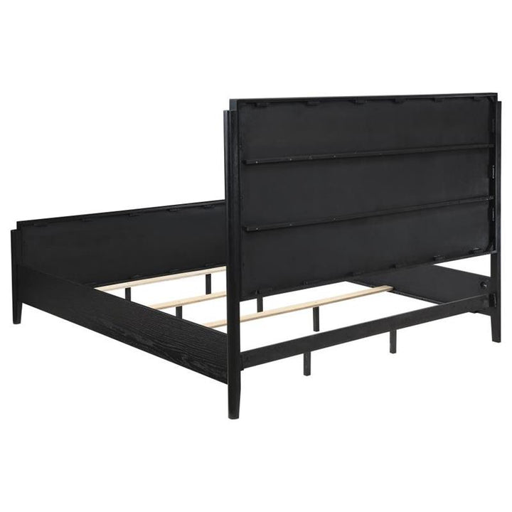 C KING BED (224711KW)