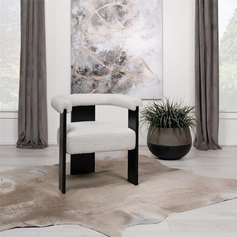 ACCENT CHAIR (903147)