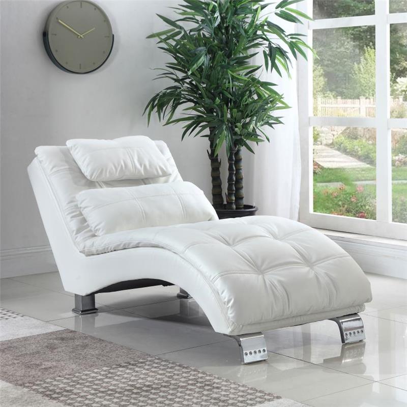 Dilleston Upholstered Chaise White (550078)